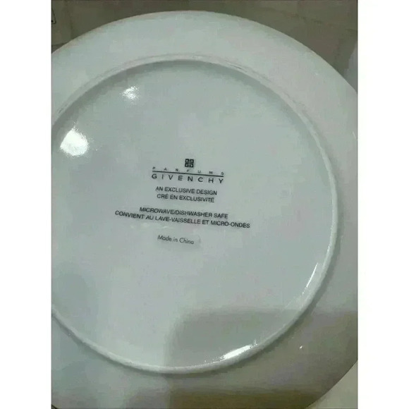 Givenchy "Les Fleurs de Parfums Givenchy", Red Plate Calla Lilly 8" - Picture 9 of 10